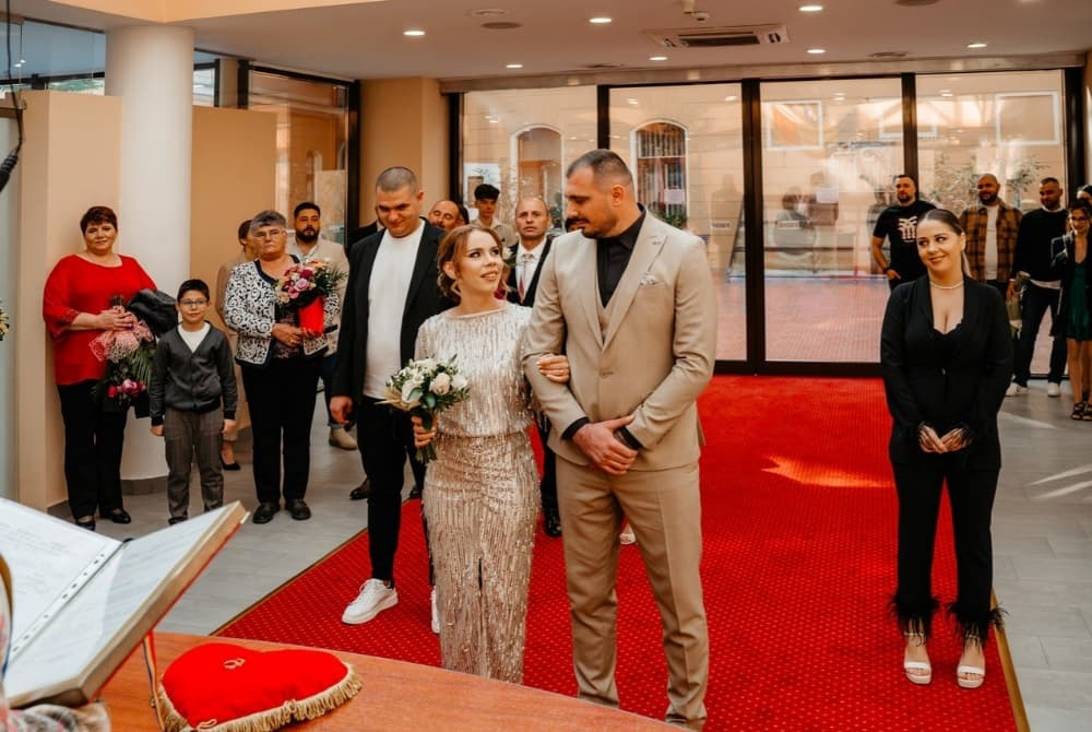 Luca Andrei - Fotografii de Raw Studio