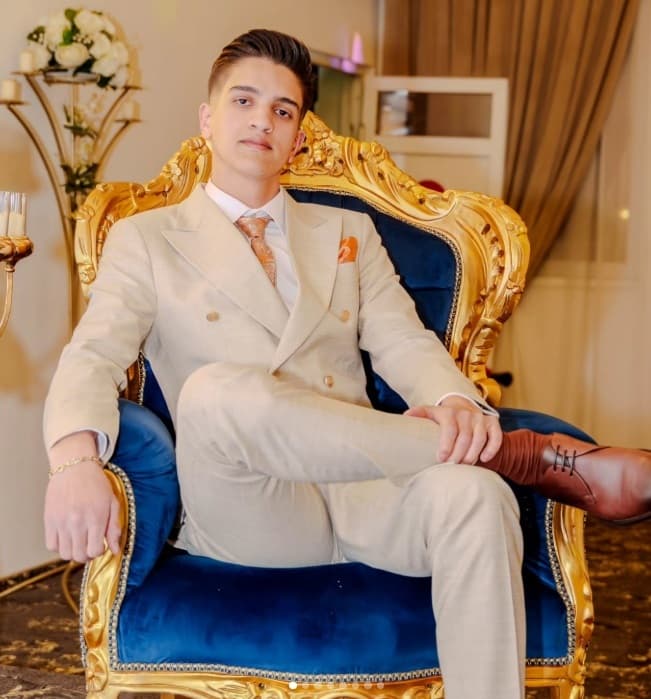 Majorat Dragos - Fotografii de Monarch Studio Photography 