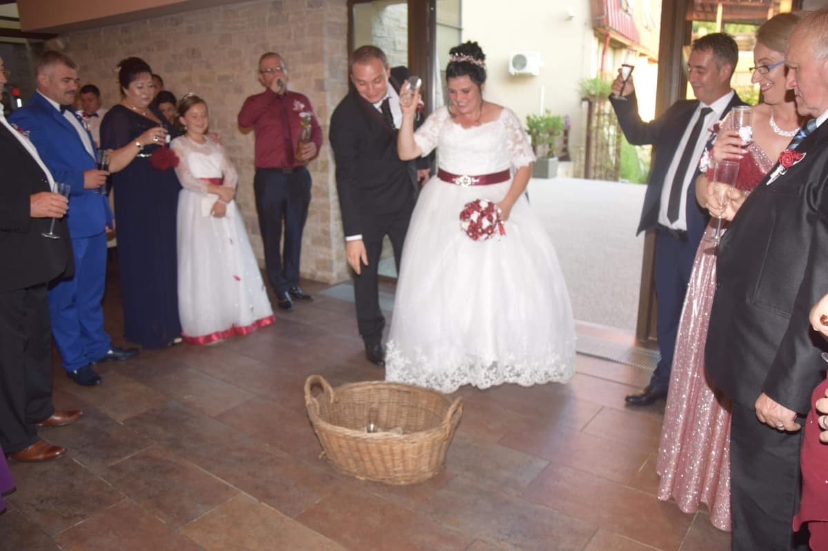 Secret Garden - locatie pentru nunti in Dănești, Maramureș