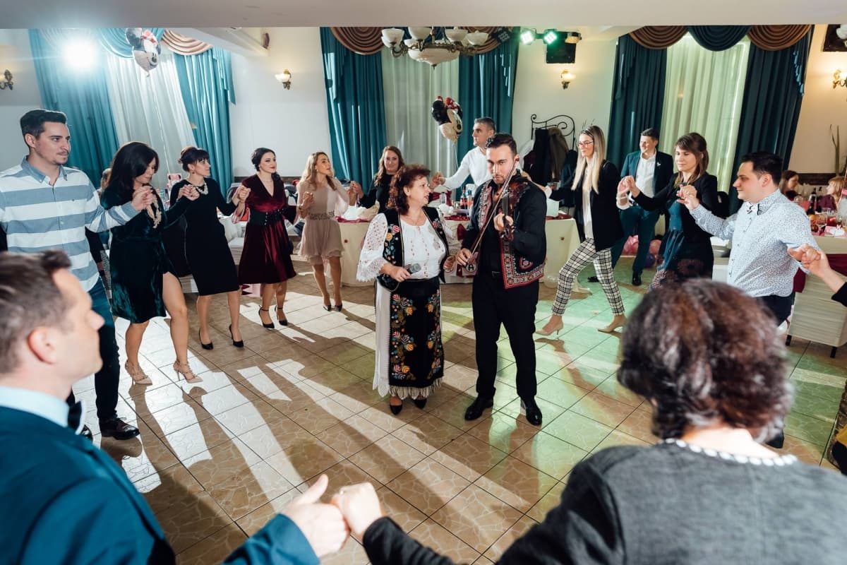 Popasul Vanatorilor - locatie pentru nunti in Gura Vitioarei, Prahova