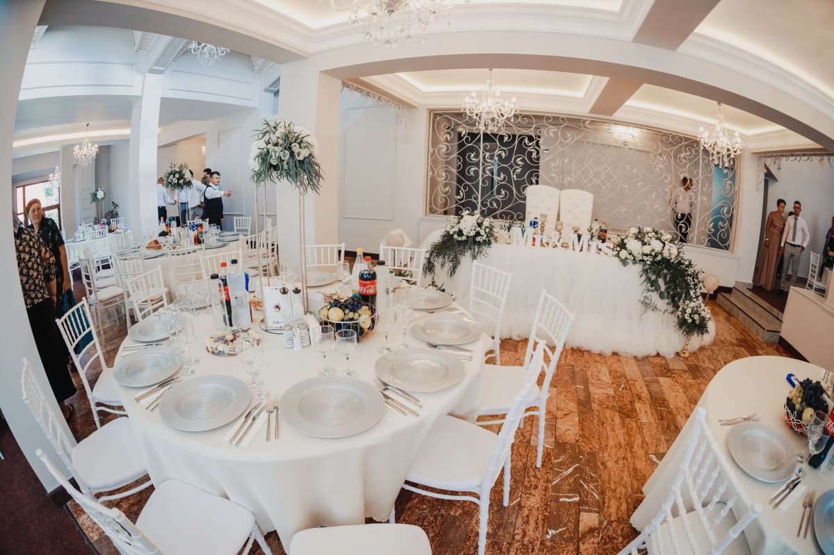 Fotografie de Bogdan Dumitrel - Wedding photographer la Hotel Stefan Cel Mare 