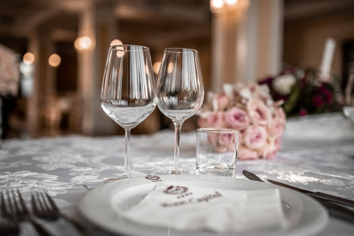 Hotel Capitol - locatie pentru nunti in Valea Adâncă, Iași