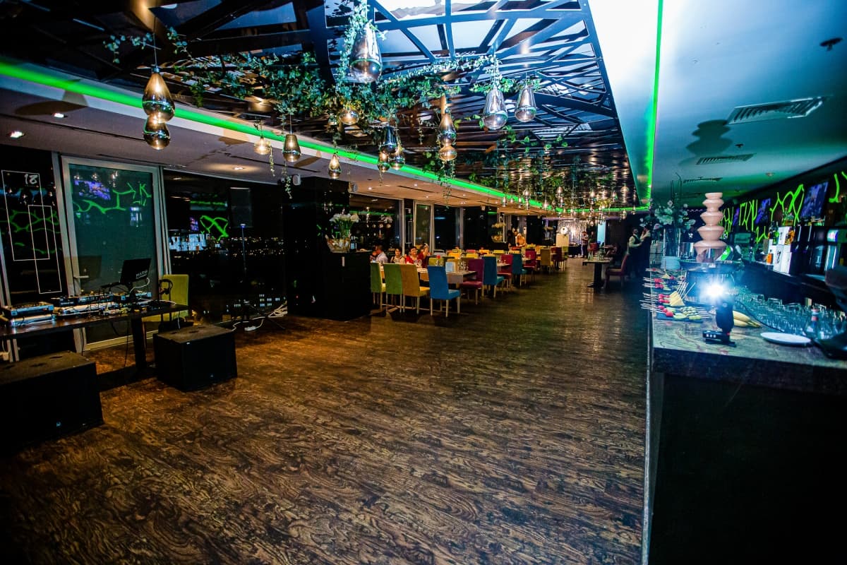 Fotografie de Mihai Zaharia Photography la 18 Lounge