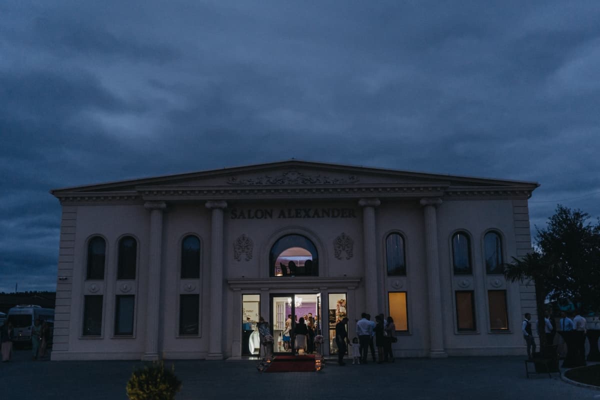 Salon Alexander - locatie pentru nunti in Onești, Bacău