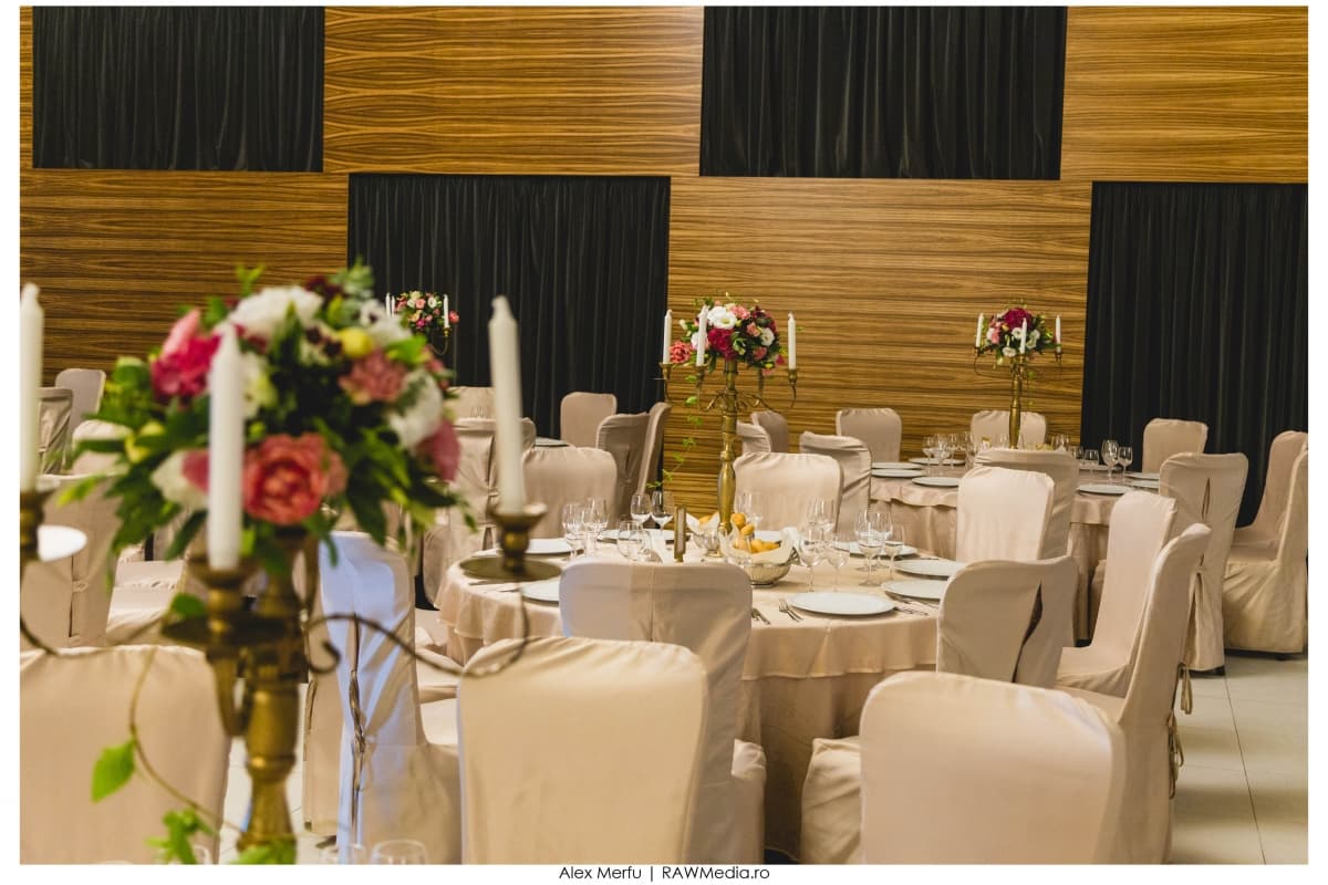 Fotografie de Alex Merfu la Oltenia Ballroom
