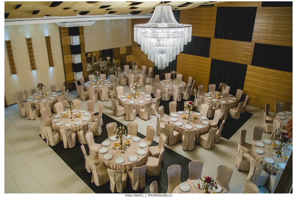 Fotografie de Alex Merfu la Oltenia Ballroom