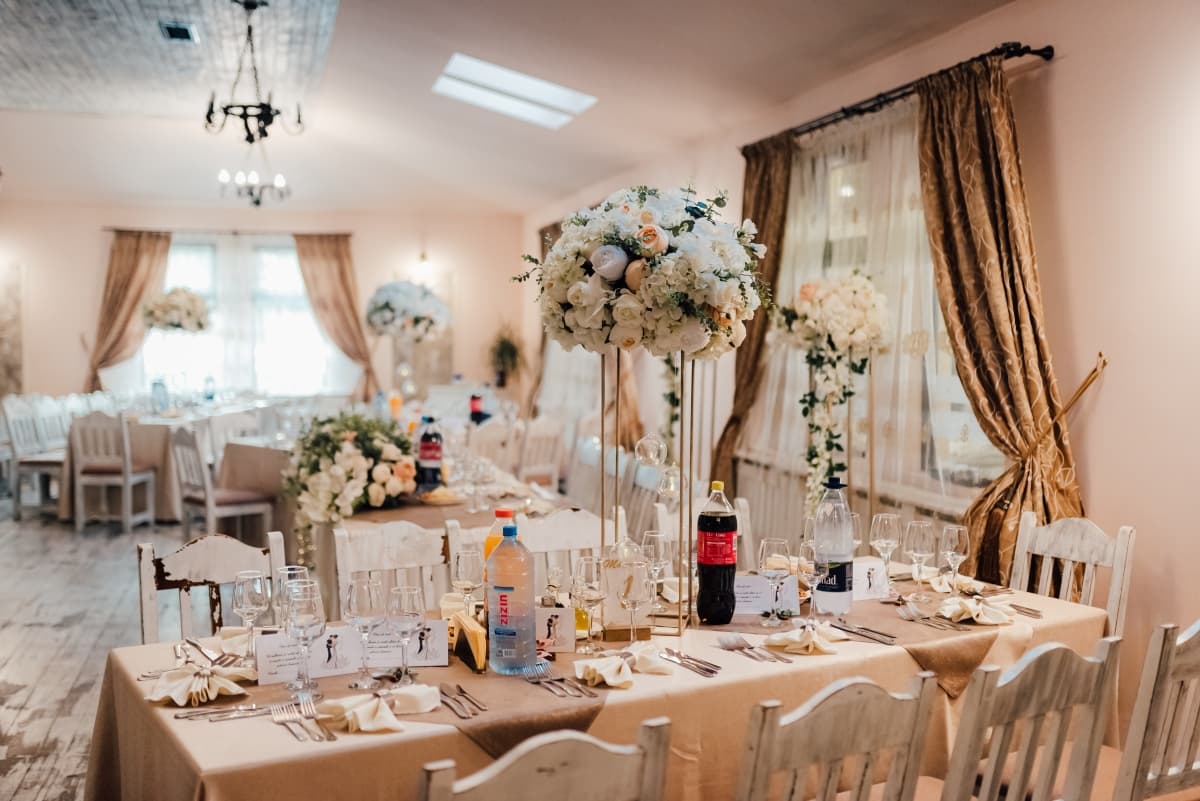 Restaurant Antique - locatie pentru nunti in Ploiești, Prahova