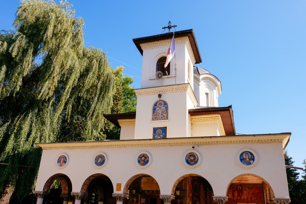 Fotografie de Vision Photography By Geo Dolofan la Biserica Sfantul Miron Damaroaia