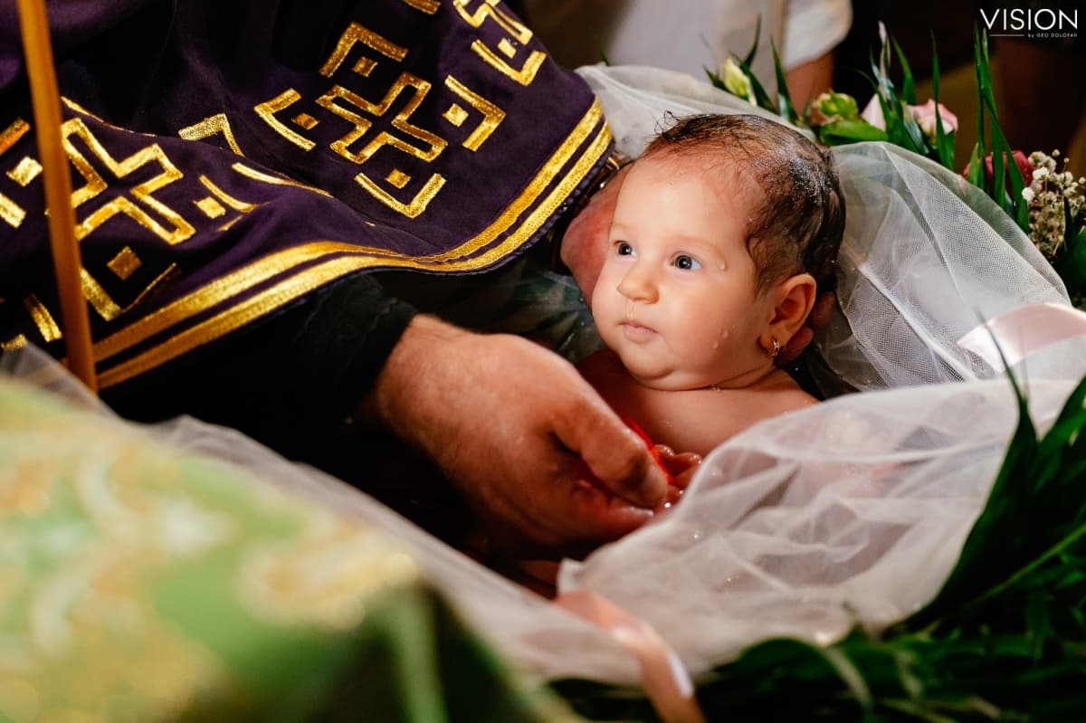 Fotografie de Vision Photography By Geo Dolofan la Biserica Sfanta Treime