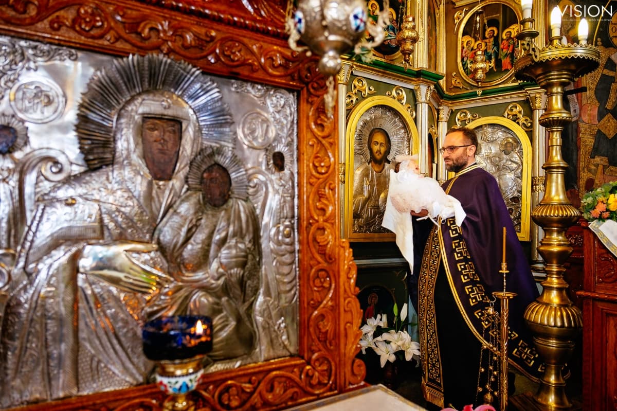 Fotografie de Vision Photography By Geo Dolofan la Biserica Sfanta Treime