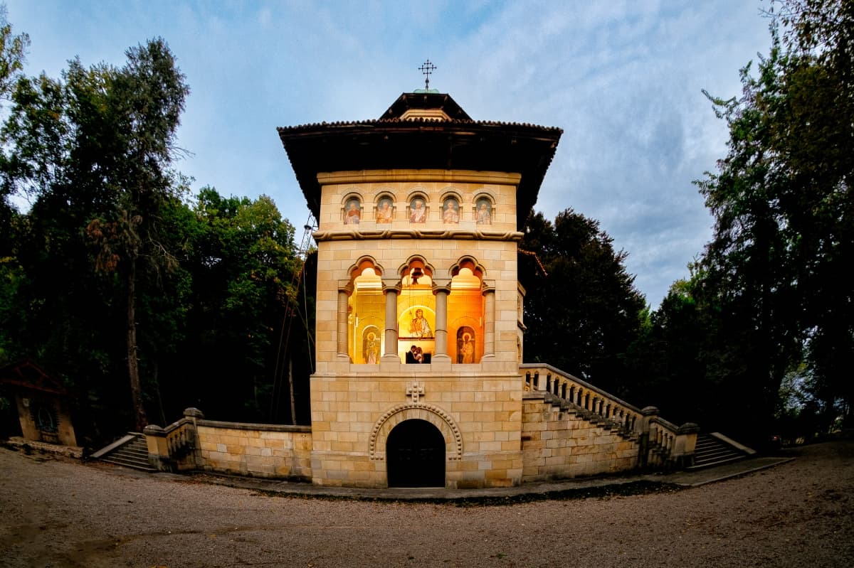 Fotografie de Vision Photography By Geo Dolofan la Biserica Bratienilor