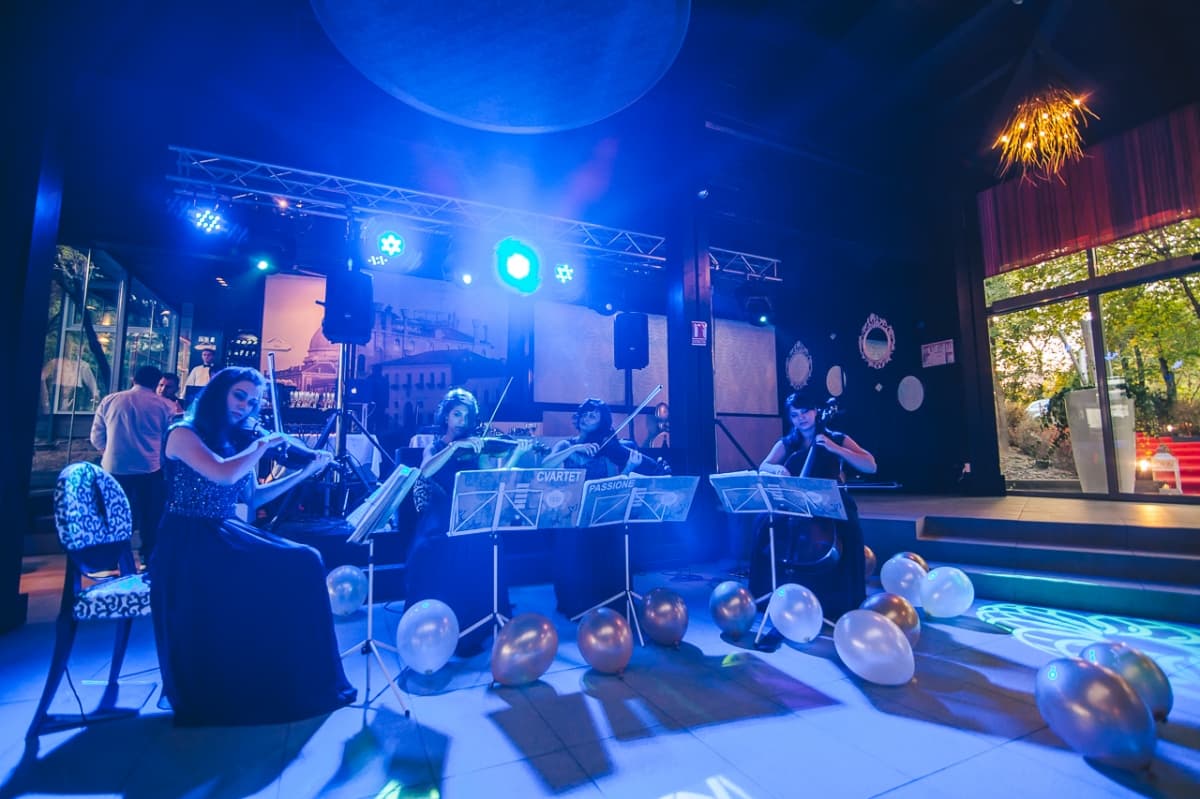 Fotografie de Alexandru Domnisoru la La Gondola Events