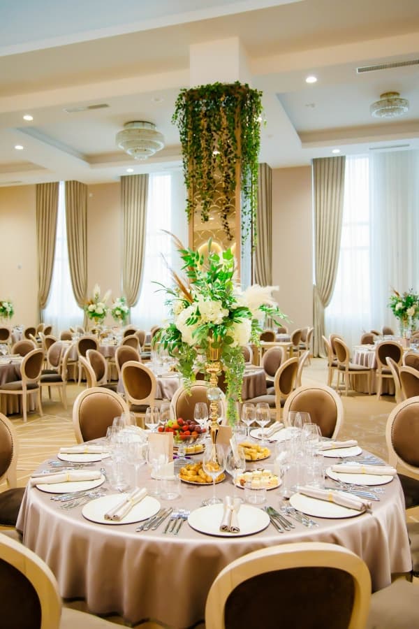 Coroana - locatie pentru nunti in Războieni, Iași