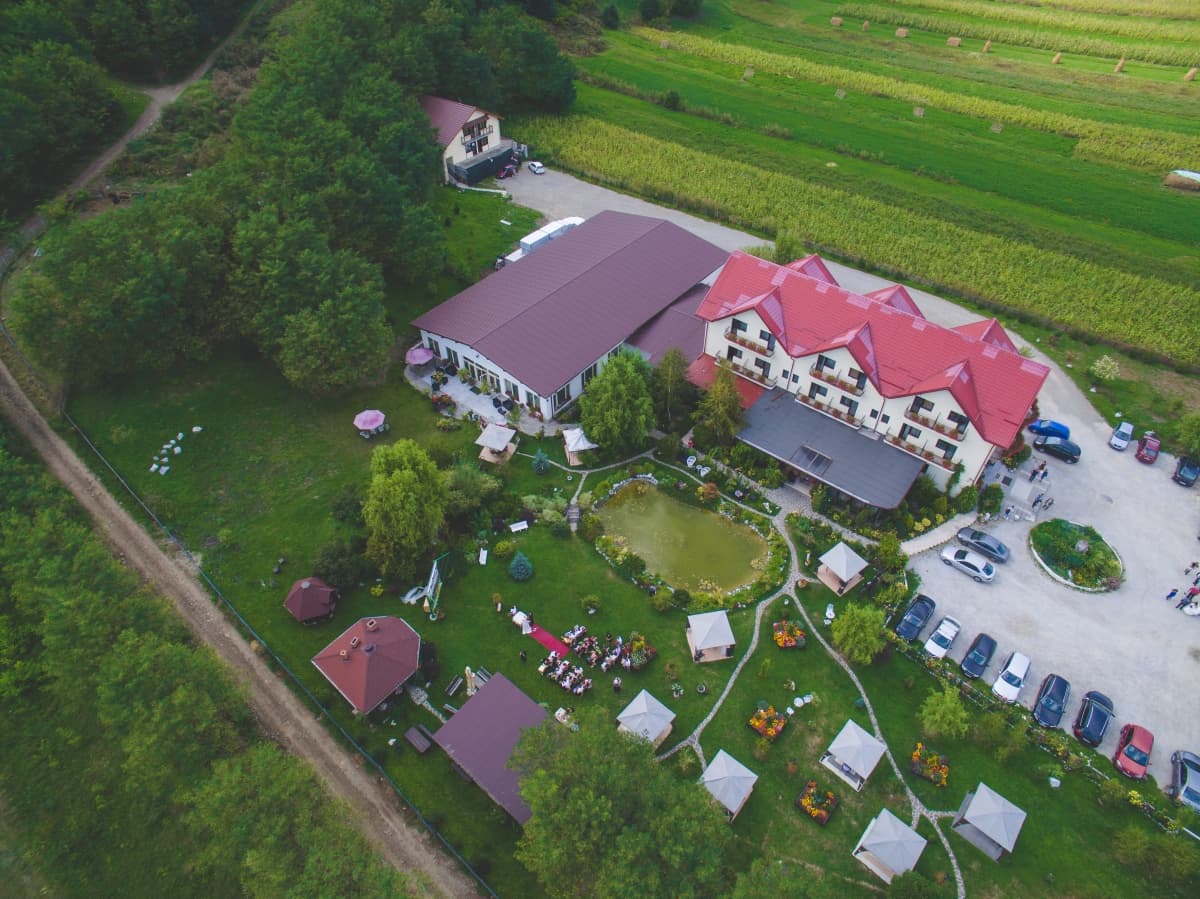 Fotografie de Bogdan Todireanu la Pensiunea Magic Garden