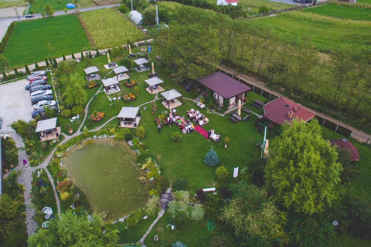 Fotografie de Bogdan Todireanu la Pensiunea Magic Garden