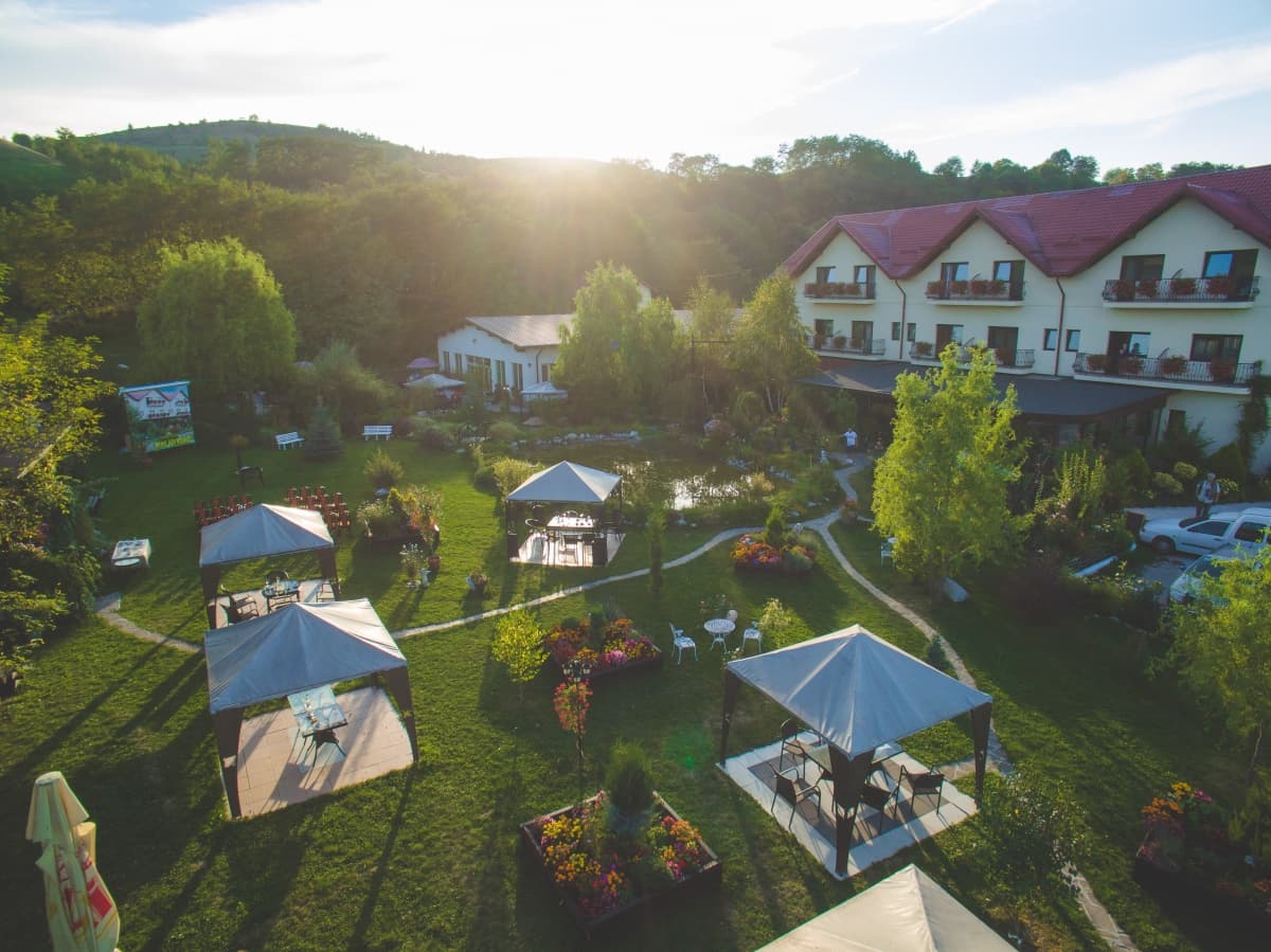 Fotografie de Bogdan Todireanu la Pensiunea Magic Garden