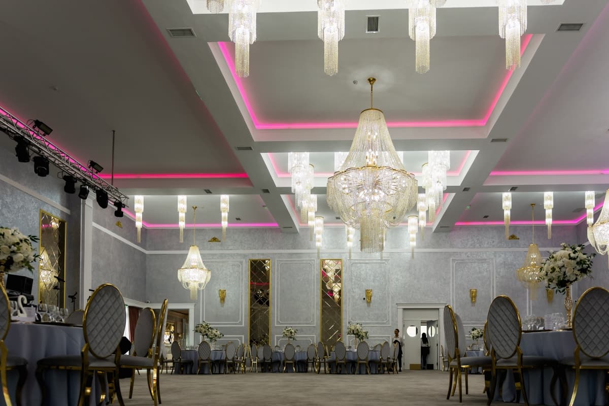 Fotografie de M Dima Foto Studio la Royal Palace Ballroom