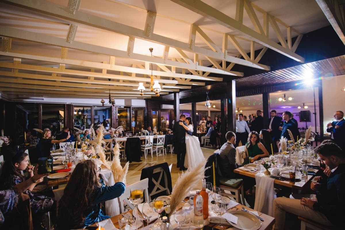 Hotel Class - locatie pentru nunti in Brezoi, Vâlcea