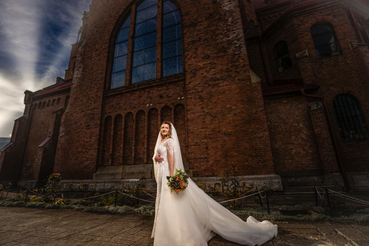 Bazilica Adormirea Maicii Domnului - locatie pentru nunti in Cacica, Suceava