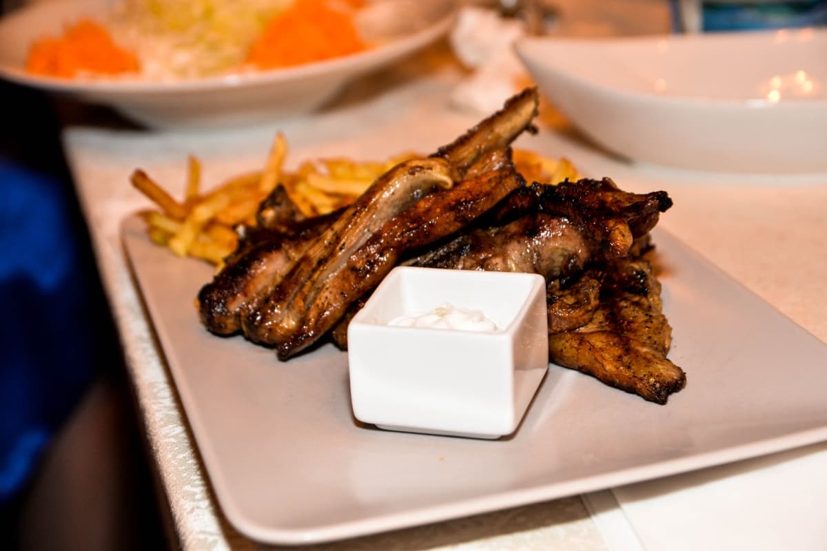 Restaurant The New London - locatie pentru nunti in Ploiești, Prahova