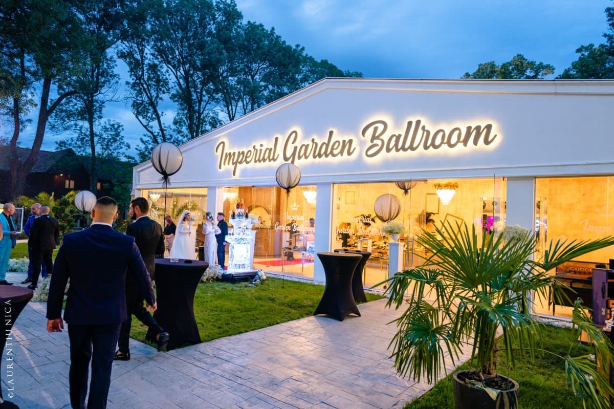 Fotografie de Laurentiu Nica la Imperial Garden Ballroom