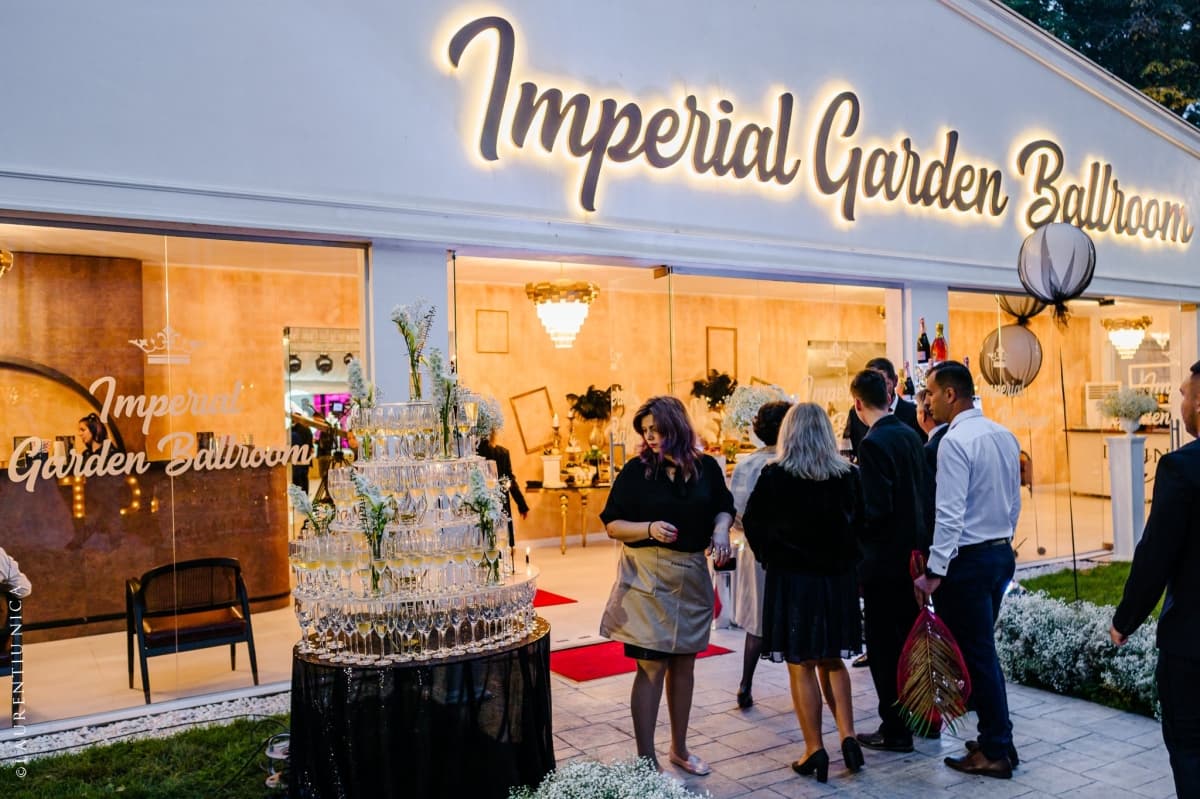 Fotografie de Laurentiu Nica la Imperial Garden Ballroom