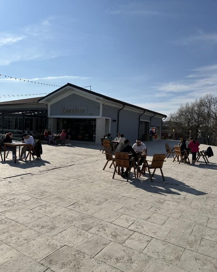 Fotografie de Andrei Roly la Zanzibar Pub