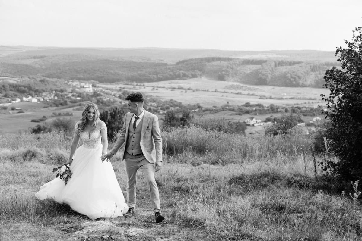 Craterul de la Betfia - locatie pentru nunti in Betfia, Bihor