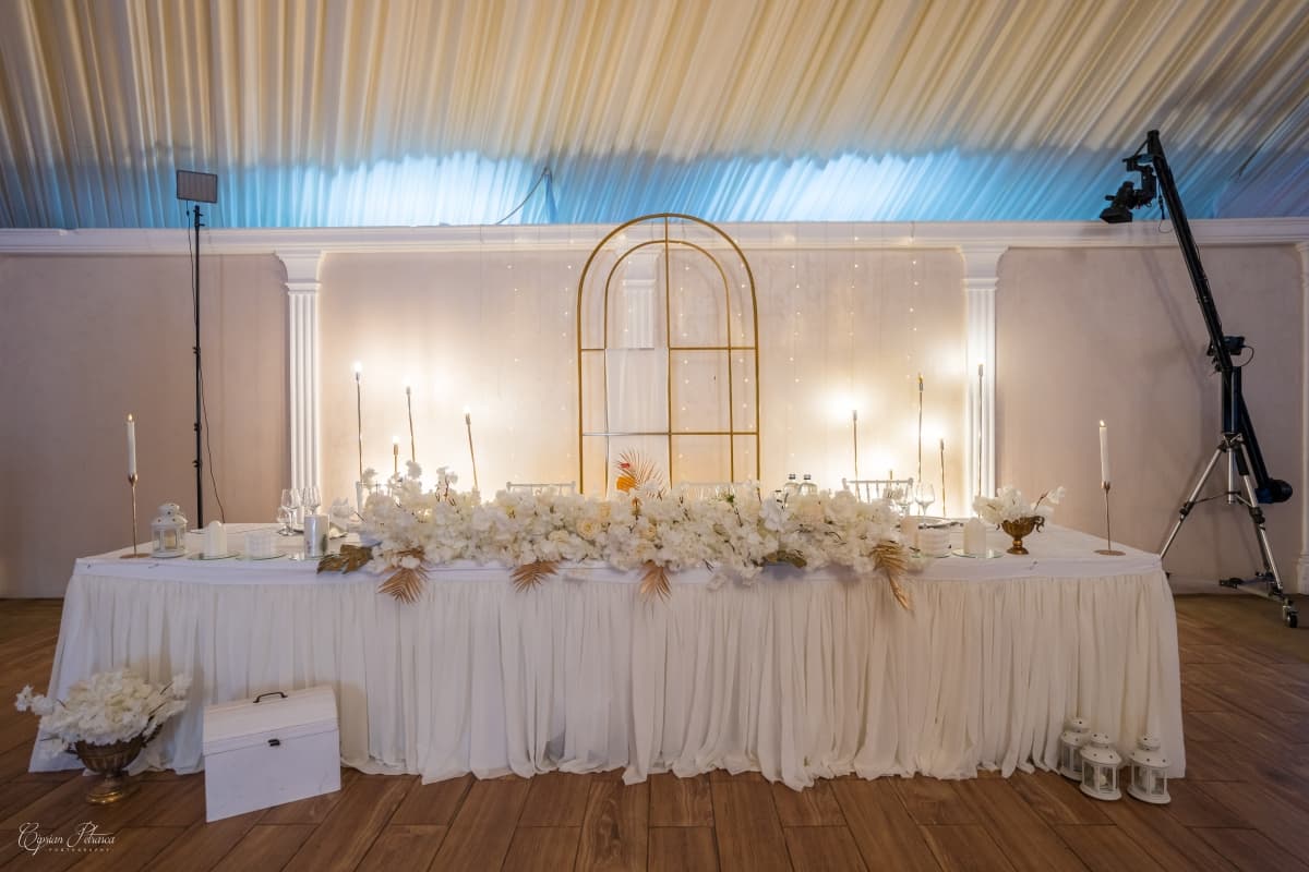 Majestic Events - locatie pentru nunti in Roman, Neamț