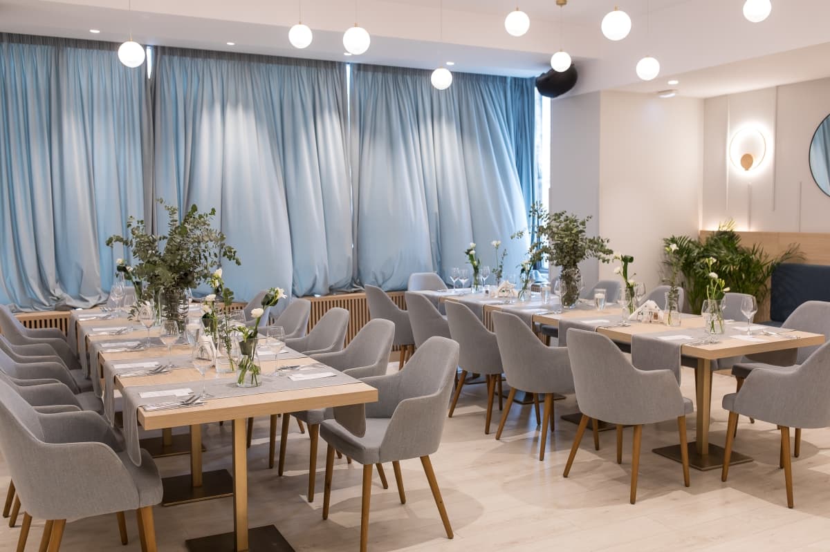 Fotografie de District One Stories la Restaurant Conti