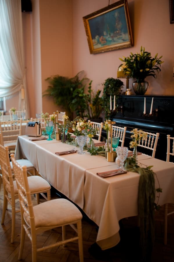 Fotografie de District One Stories la Luna Cafe &amp; Bistro