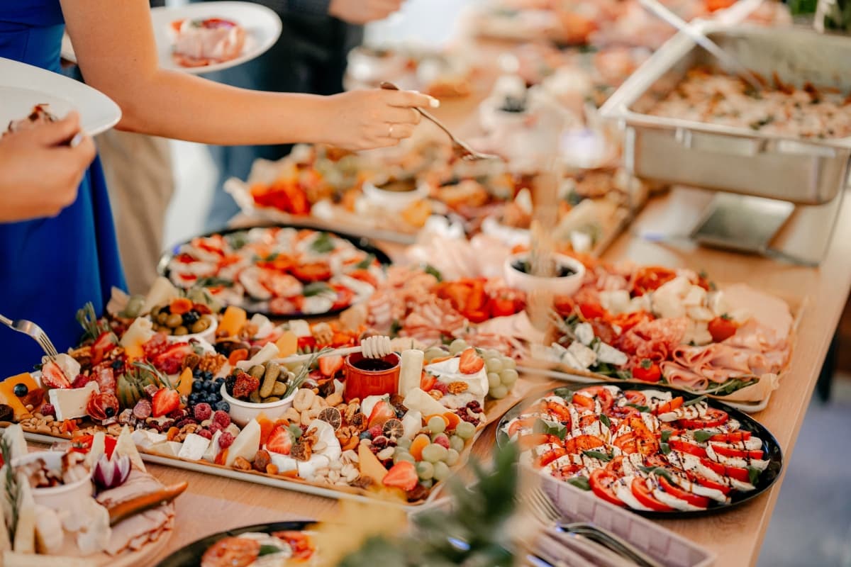 The Gate-Chic Bistro  - locatie pentru nunti in Dărmănești, Bacău