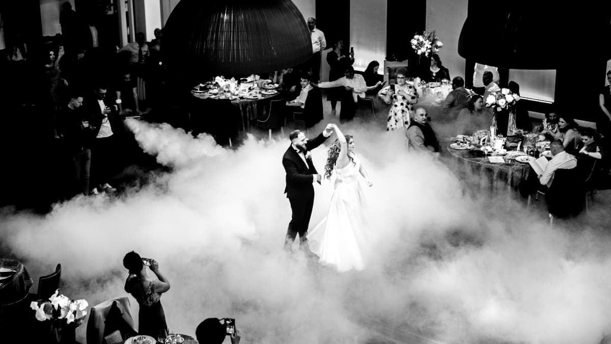 Fotografie de Razvan Balus - ZVAN Weddings la Kupolla Events