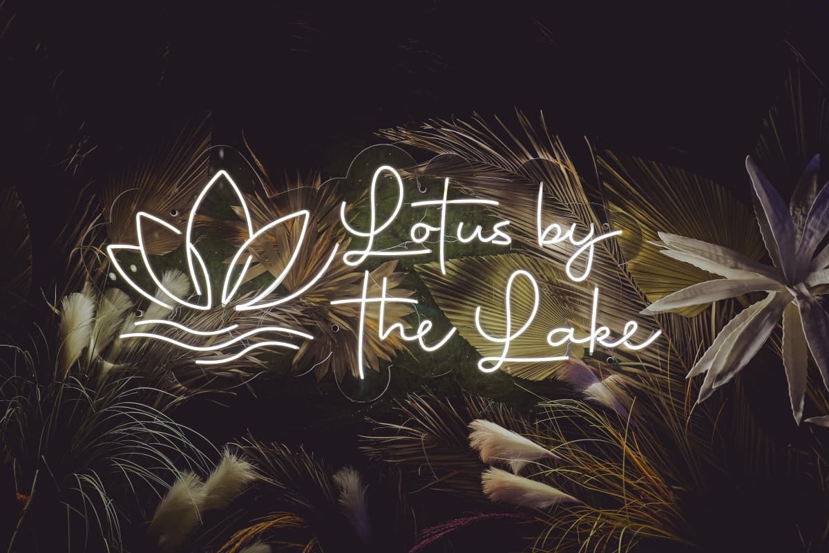 Fotografie de ZOOMER STUDIO la Lotus By The Lake 