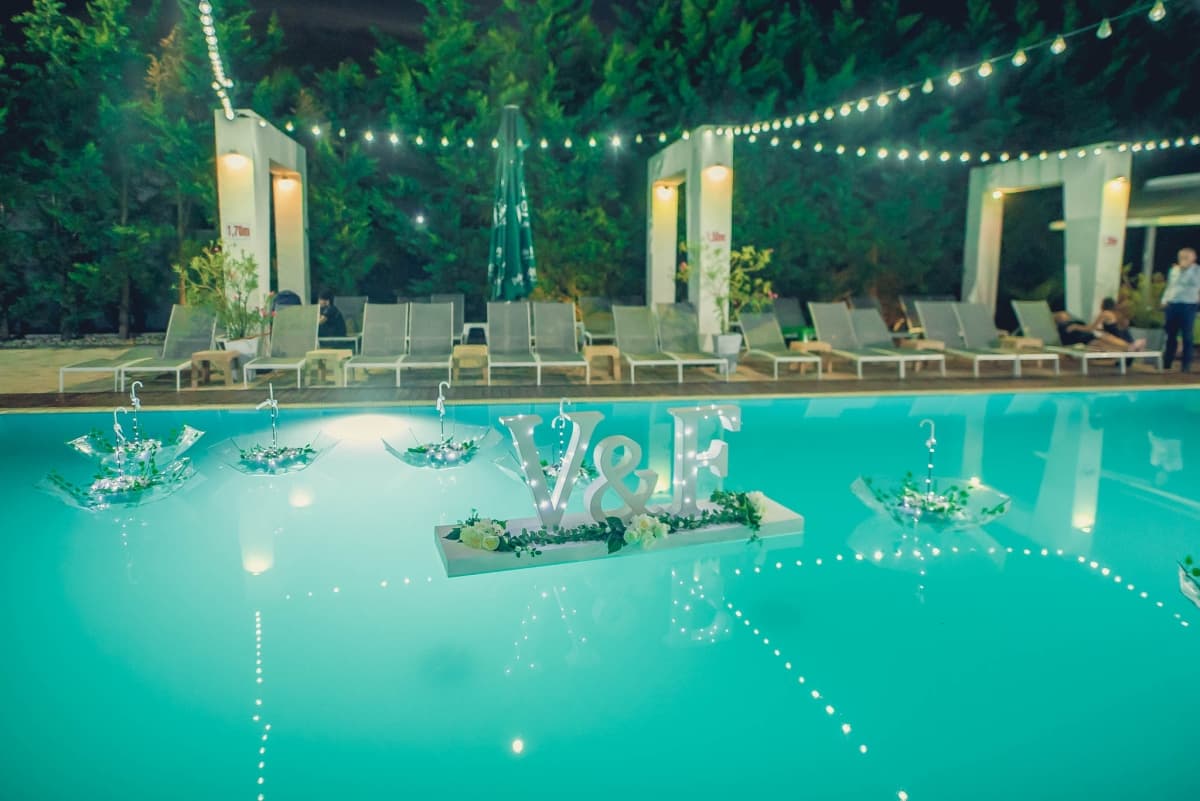 Fotografie de Alex Neagoe / dePoveste la Antique Pool &amp; Restaurant