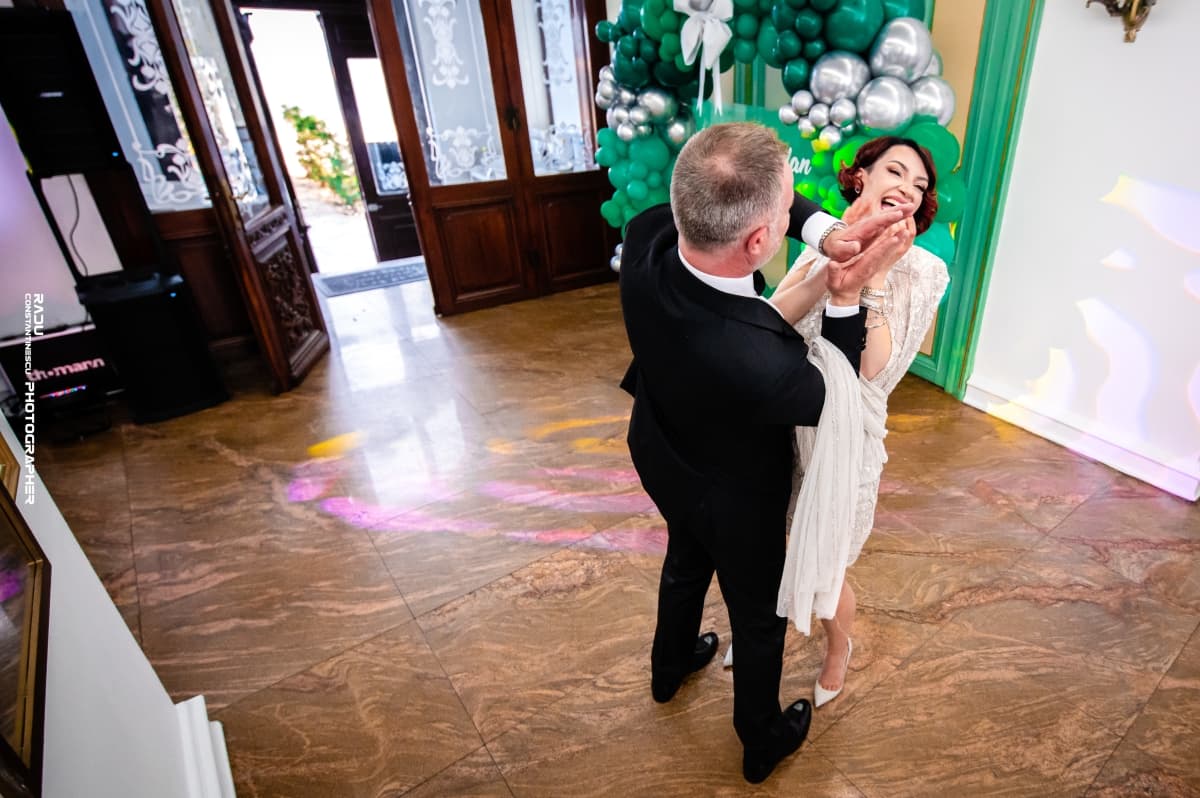 Fotografie de Radu Constantinescu Fotograf la Casa cu Tei