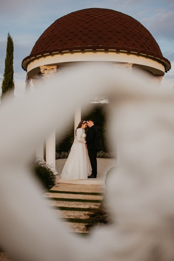 Fotografie de Andrei Chirica - Raian Fine Arts la Cattaleya - Events Hall