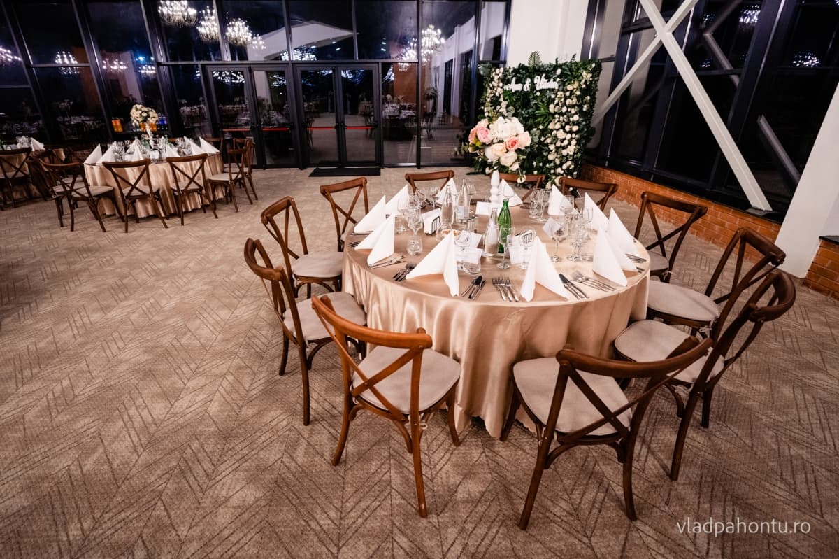 Fotografie de Vlad Pahontu la White Ballroom