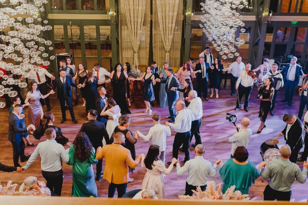 Fotografie de Gabriel Cimpoi la Avo Gastrohan - Hambar - Ballroom