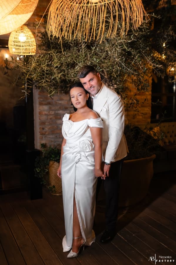 Fotografie de cadre_weddings la UPPER Steak &amp; Wine Bar 