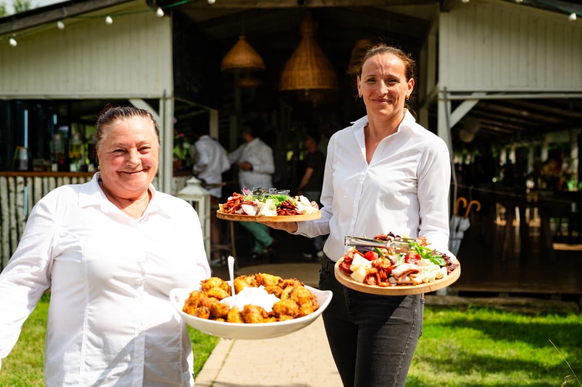 Fotografie de Live Love Laugh - Dana Sacalov la The Wedding House