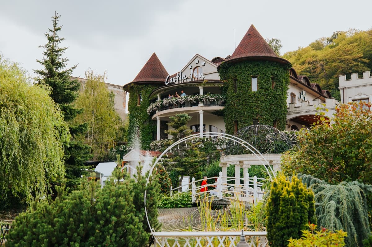 Fotografie de Besenyei Norbert la Castle Inn