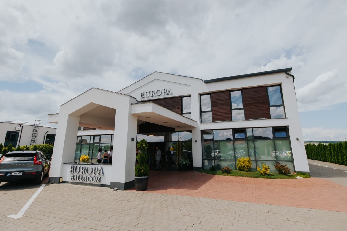 Fotografie de Besenyei Norbert la Europa Ballroom