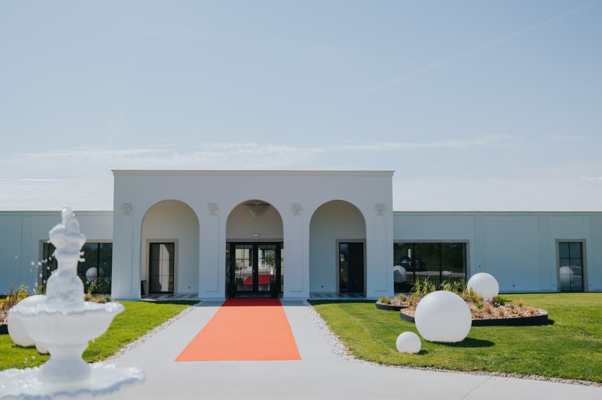 Fotografie de Besenyei Norbert la The Secret Garden