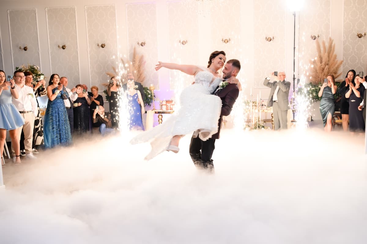 Fotografie de Trifescu Alexandru (VIATA IN FOTOGRAFII) la Victoria Ballroom