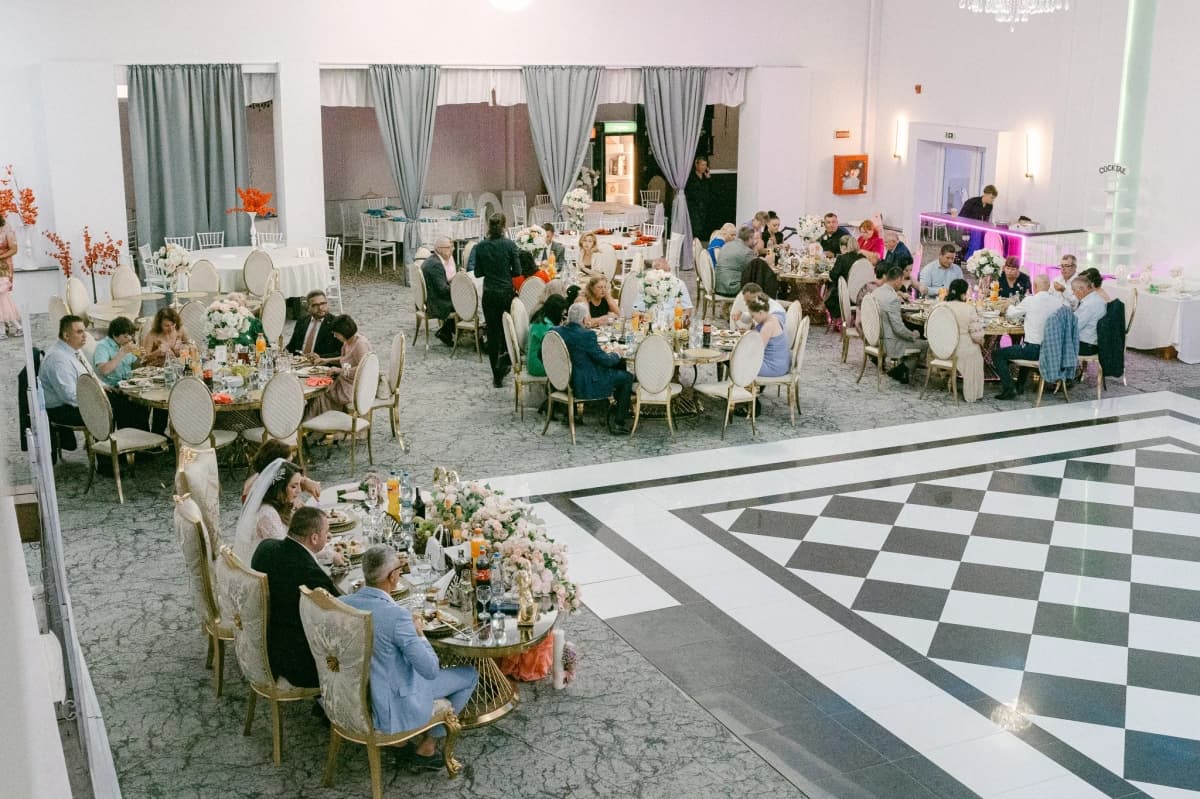 Capitol Events - locatie pentru nunti in Roman, Neamț