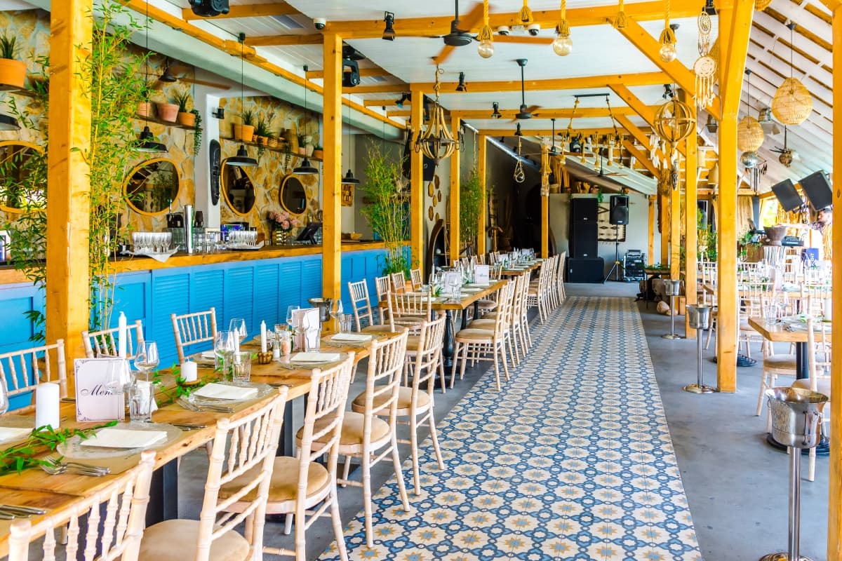 Summer Dine & Vibe - locatie pentru nunti in Ișalnița, Dolj